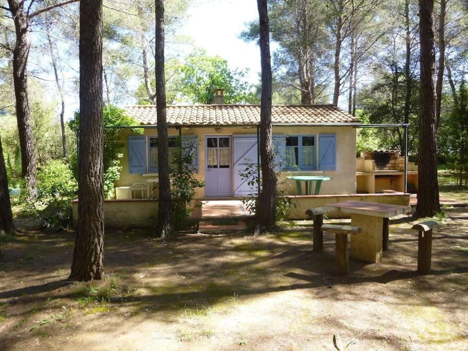 Maisonnette en pleine nature Le Beausset Extérieur photo
