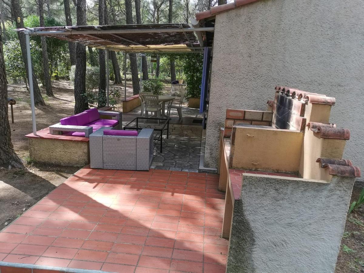 Maisonnette en pleine nature Le Beausset Extérieur photo