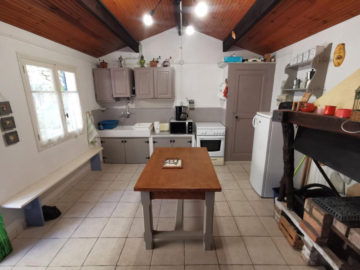 Maisonnette en pleine nature Le Beausset Extérieur photo